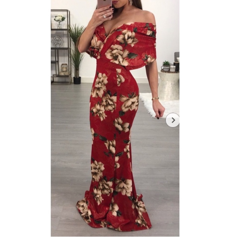 DEEP RED GOWN